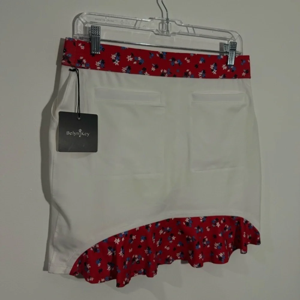 NWT Belyn Key Ruffle Golf Skort In American Beauty White/Red Size‎ Small